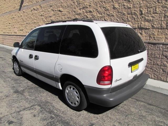 1998 Plymouth Voyager SE