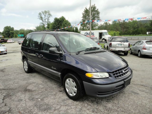 1999 Plymouth Voyager SE