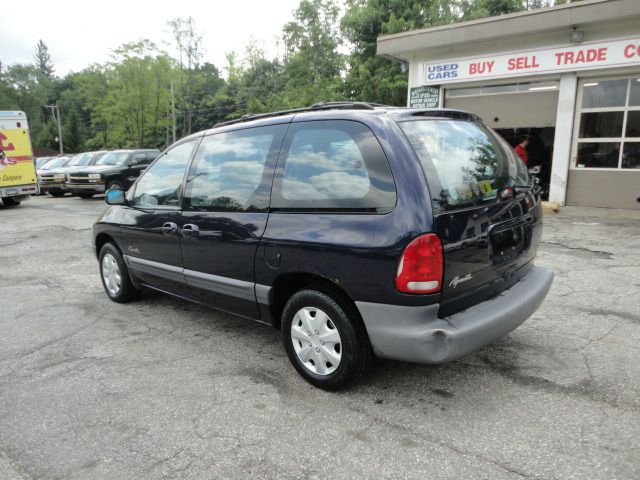 1999 Plymouth Voyager SE