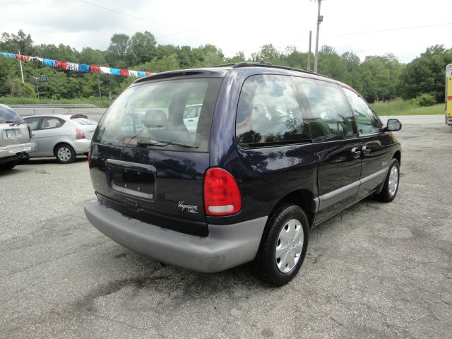 1999 Plymouth Voyager SE