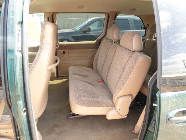 1999 Plymouth Voyager SE