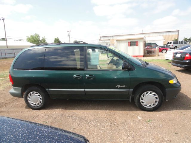 1999 Plymouth Voyager SE