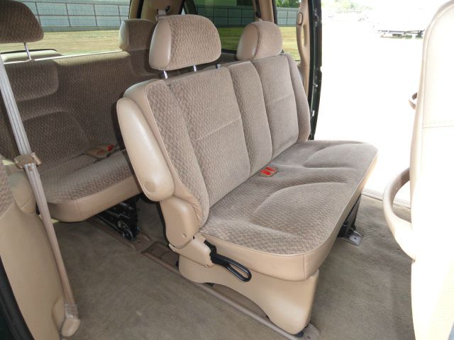 1999 Plymouth Voyager SE