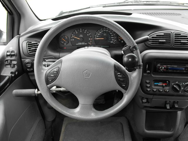 1999 Plymouth Voyager 1999 Toyota CE