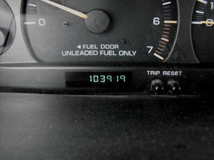 1999 Plymouth Voyager 1999 Toyota CE