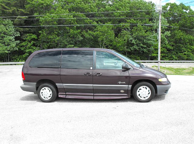 1999 Plymouth Voyager 1999 Toyota CE