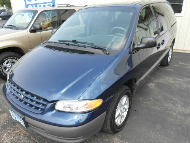 2000 Plymouth Voyager SE