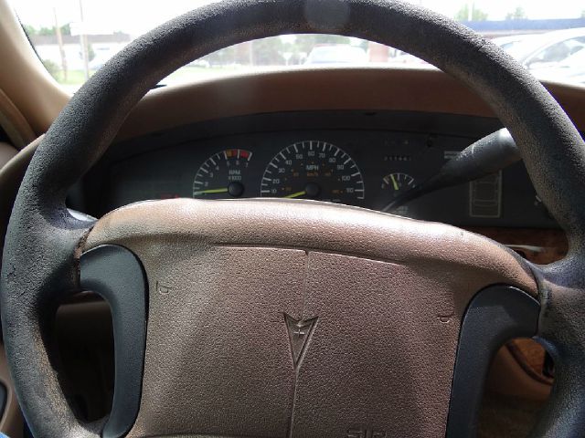 1994 Pontiac Bonneville SE