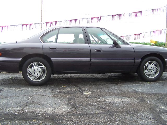 1995 Pontiac Bonneville SE