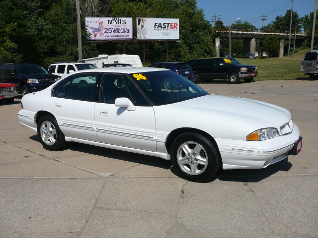 1996 Pontiac Bonneville SE