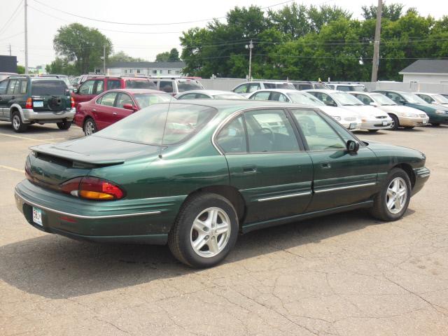 1997 Pontiac Bonneville SE