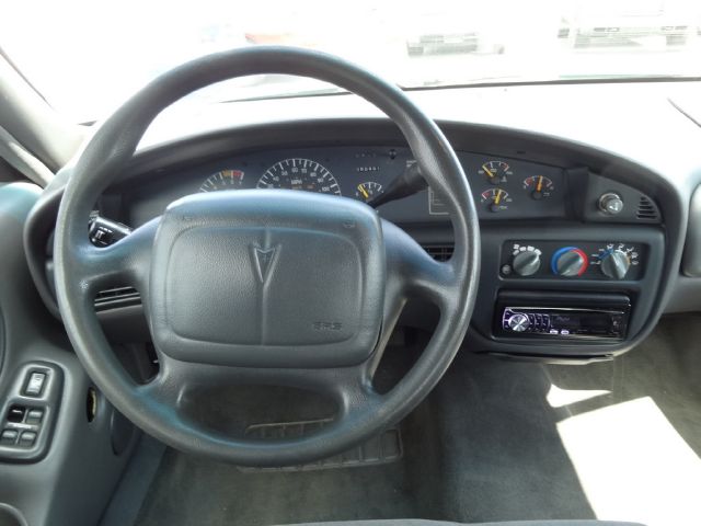 1999 Pontiac Bonneville SE