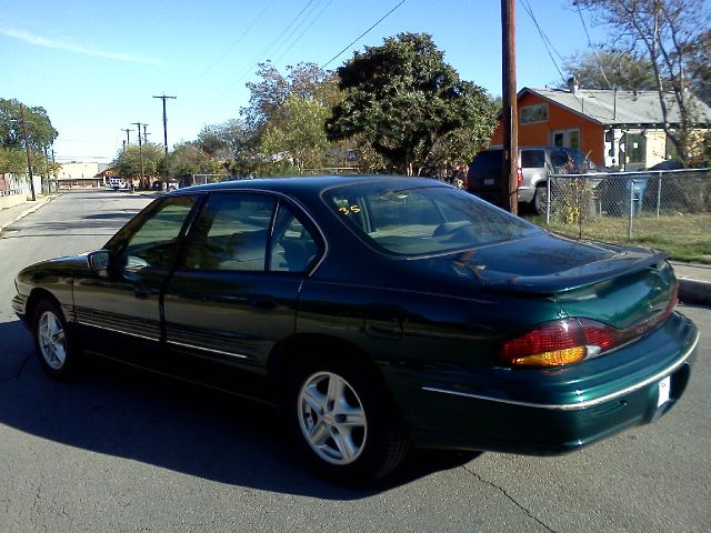 1999 Pontiac Bonneville SE