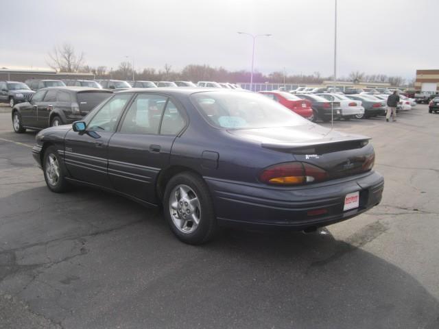 1999 Pontiac Bonneville 4DR Limited AWD