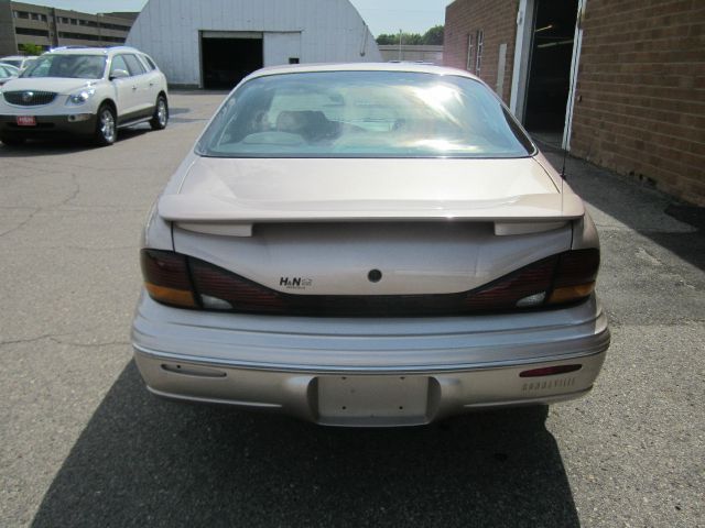 1999 Pontiac Bonneville SE
