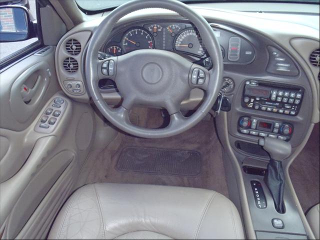 2000 Pontiac Bonneville SE