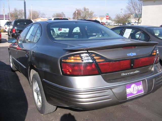 2000 Pontiac Bonneville SE