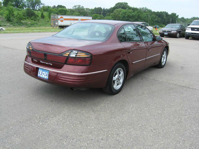 2000 Pontiac Bonneville SE