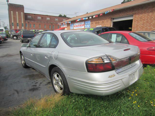 2000 Pontiac Bonneville SE