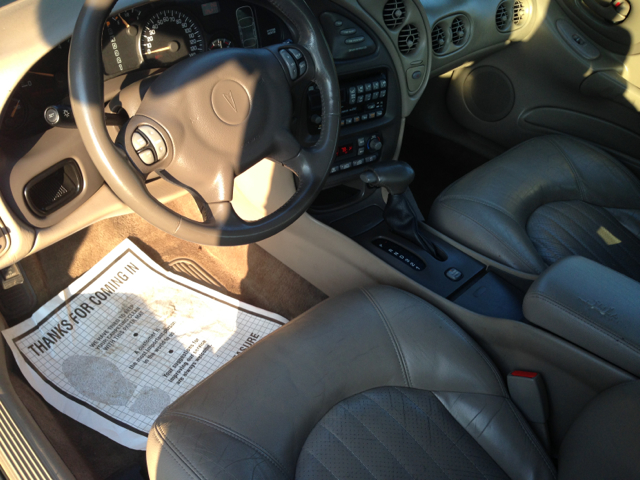 2000 Pontiac Bonneville SE