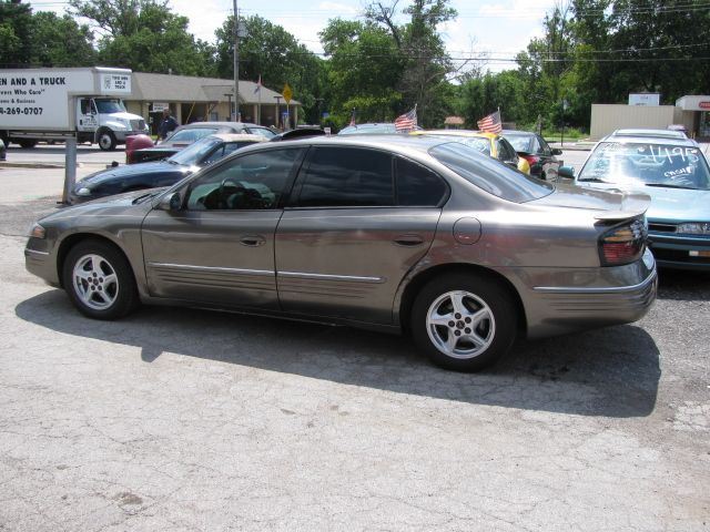 2000 Pontiac Bonneville SE