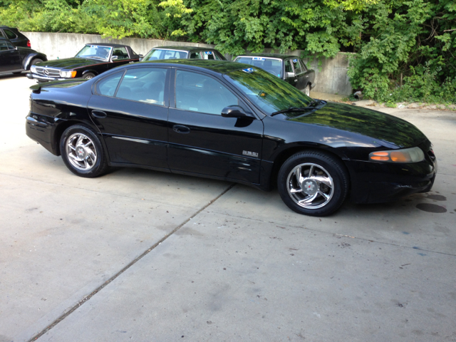 2000 Pontiac Bonneville 4DR Limited AWD