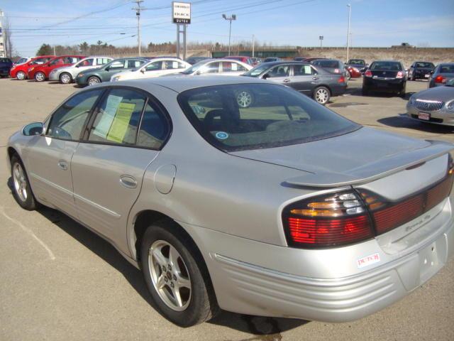 2000 Pontiac Bonneville SE