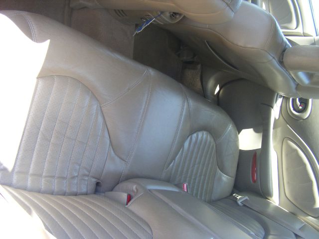 2001 Pontiac Bonneville SE