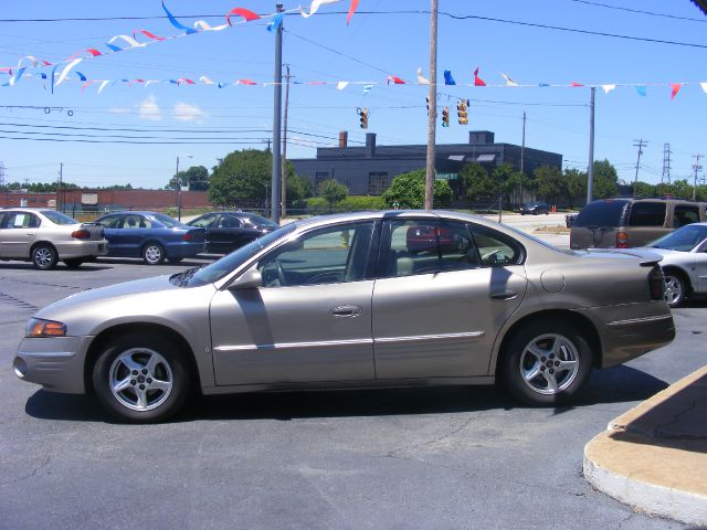 2001 Pontiac Bonneville SE