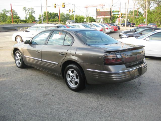2001 Pontiac Bonneville SE