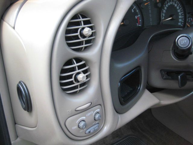 2001 Pontiac Bonneville SE