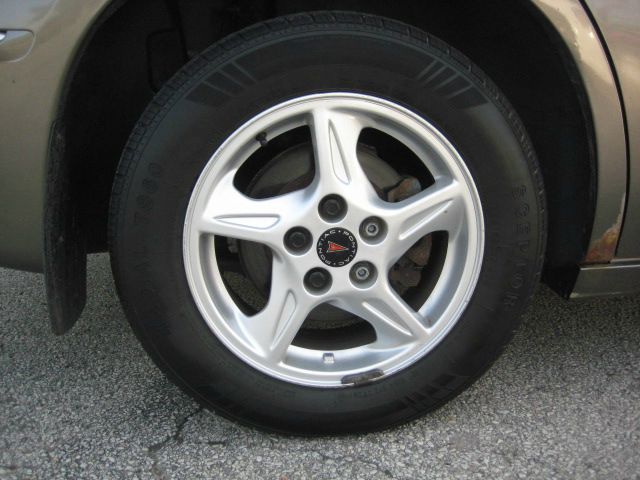 2001 Pontiac Bonneville SE