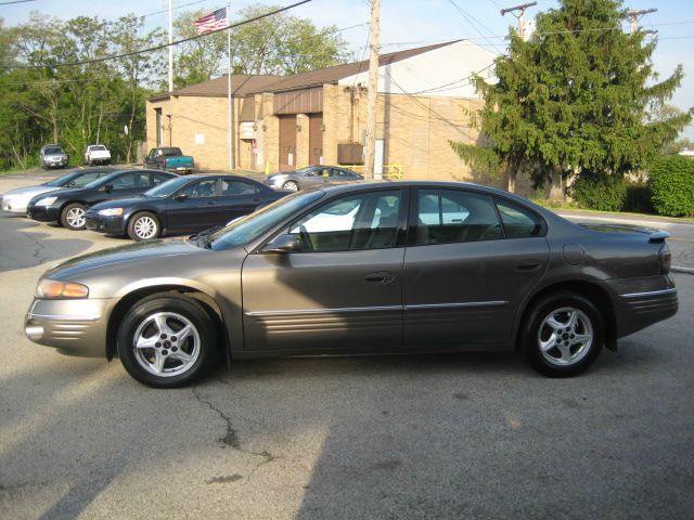 2001 Pontiac Bonneville SE