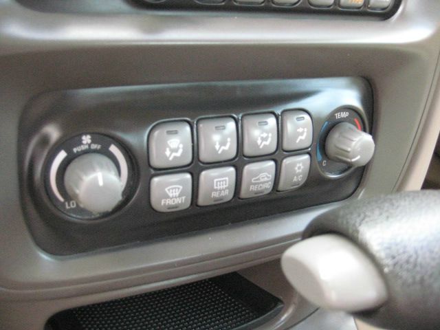 2001 Pontiac Bonneville SE