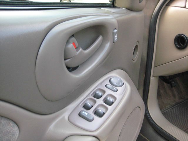 2001 Pontiac Bonneville SE