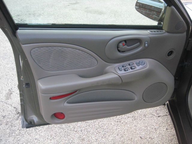 2001 Pontiac Bonneville SE