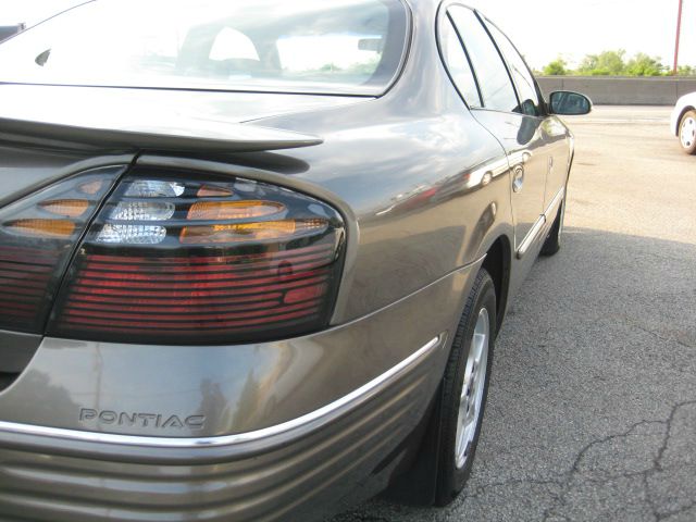 2001 Pontiac Bonneville SE