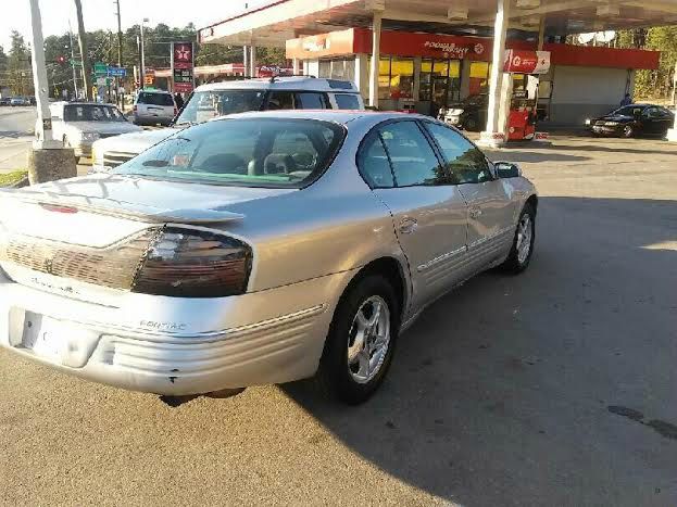 2001 Pontiac Bonneville SE