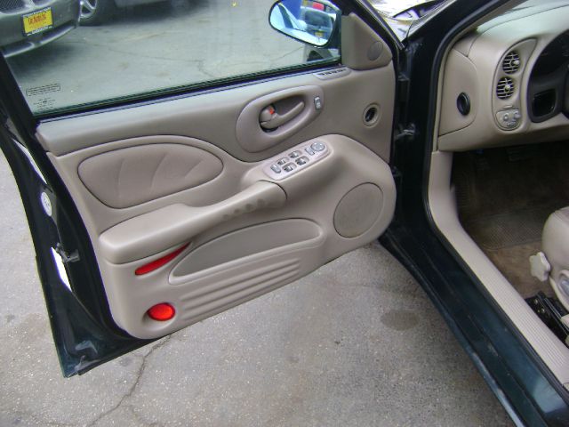 2002 Pontiac Bonneville 45