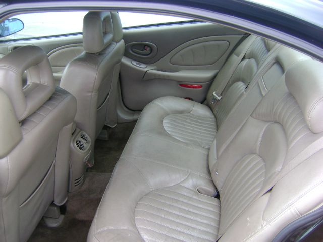 2002 Pontiac Bonneville 45