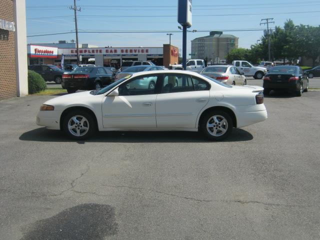 2002 Pontiac Bonneville SE