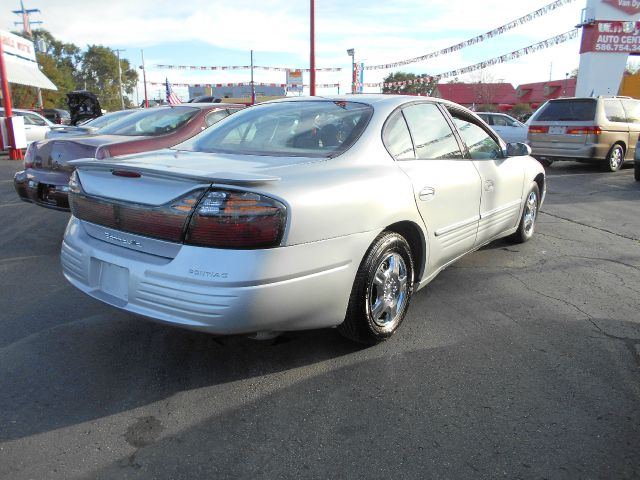 2002 Pontiac Bonneville SE
