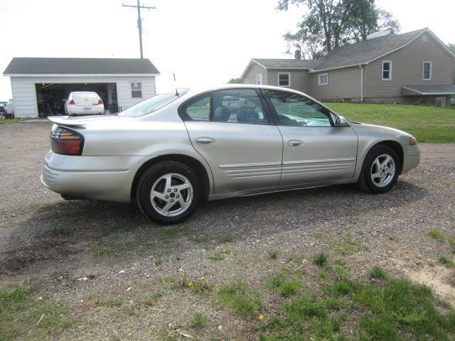 2004 Pontiac Bonneville SE