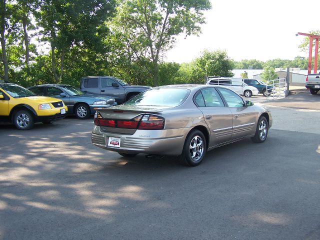 2004 Pontiac Bonneville SE