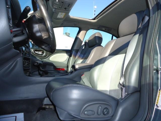 2004 Pontiac Bonneville SE Sport Wagon