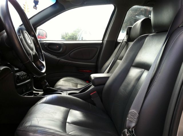 2004 Pontiac Bonneville SE