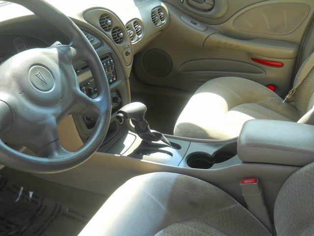 2005 Pontiac Bonneville SE