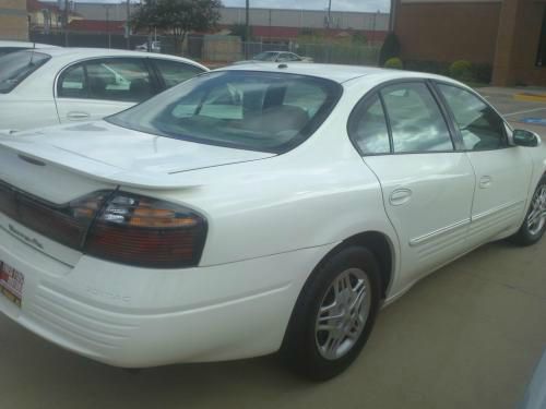 2005 Pontiac Bonneville SE
