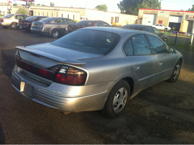 2005 Pontiac Bonneville SE