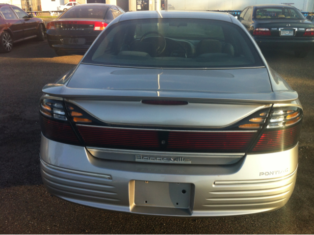 2005 Pontiac Bonneville SE